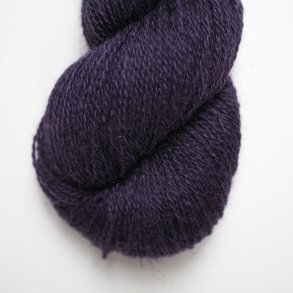 Hjelholt Uldspinderi - Dansk Pelsuld 8/2 Farve 13 - Mrk Syren