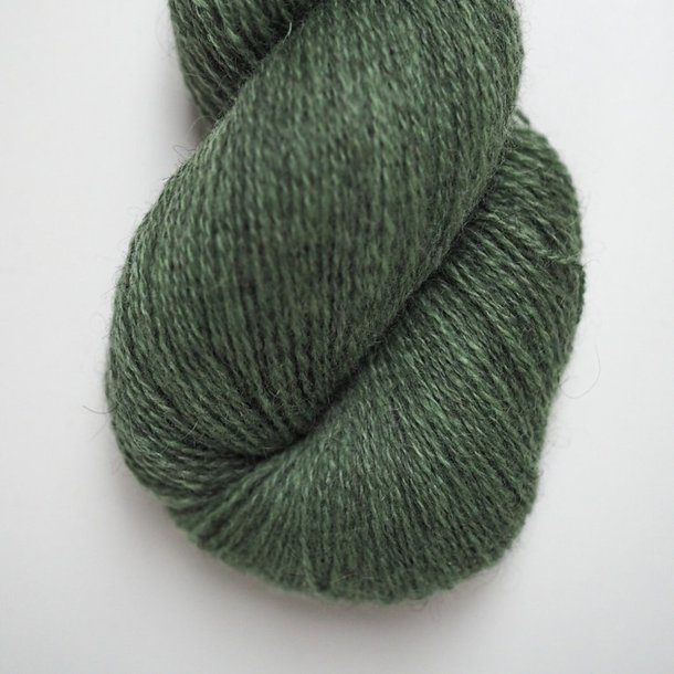 Hjelholt Uldspinderi - Dansk Pelsuld 8/2 Farve 26 - Oliven