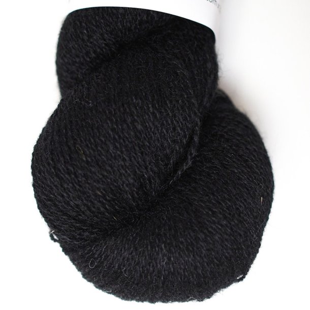 Hjelholt Uldspinderi - Dansk Pelsuld 8/2 Farve 29 - Sort