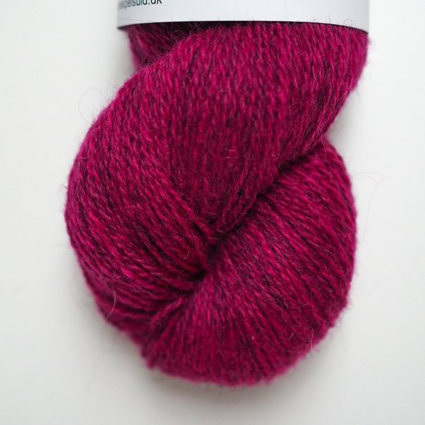 Hjelholt Uldspinderi - Dansk Pelsuld 8/2 Farve 35 - Cyklamen
