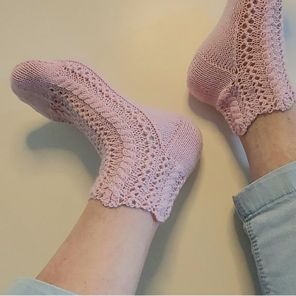 Louise Harden download DK - Candy Socks 
