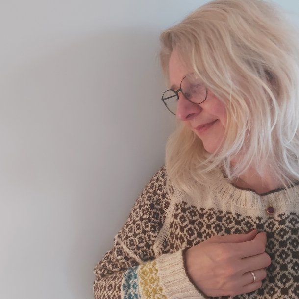 Louise Harden Design - Idun - Silke/Uld - Rhvid