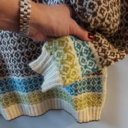 Louise Harden Design - Idun - Silke/Uld - Rhvid