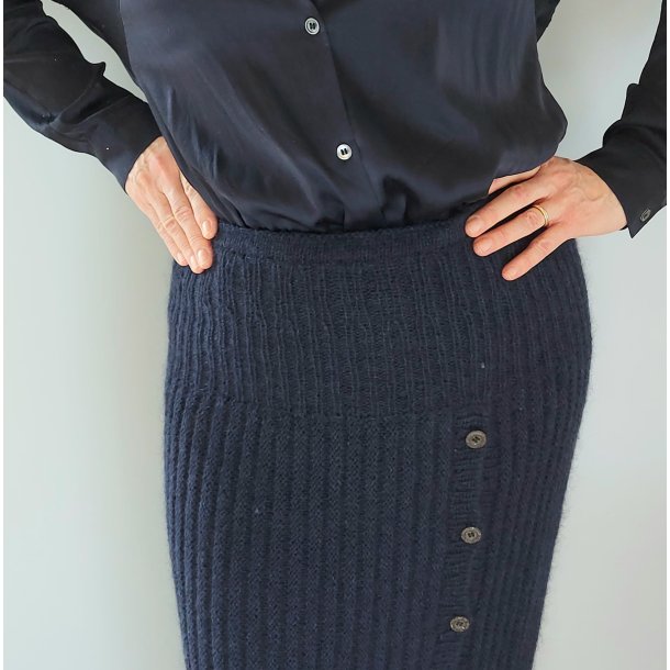 Louise Harden download ENG - Line Skirt