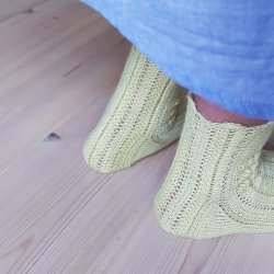 Louise Harden download DK - Spring Socks