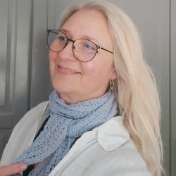 Louise Harden download DK - Tie Scarf