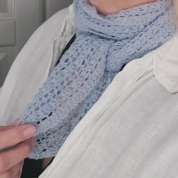 Louise Harden download DK - Tie Scarf