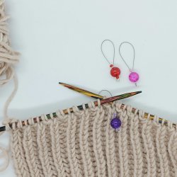 Mark�rer med wire og glasperler - Lilla