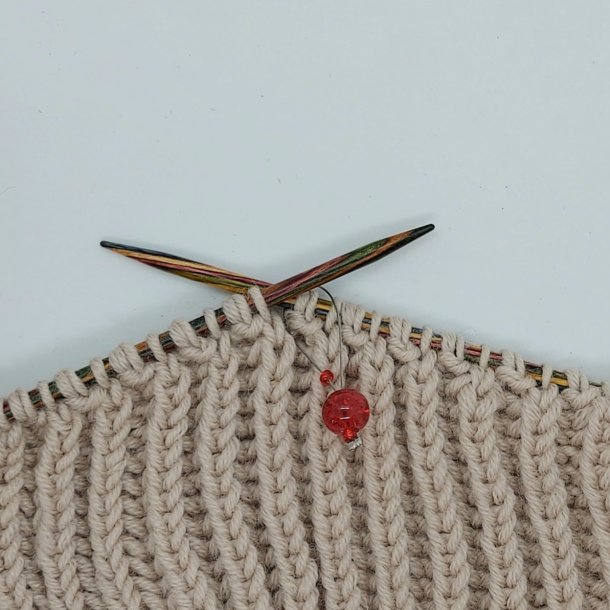 Mark�rer med wire og glasperler - R�d